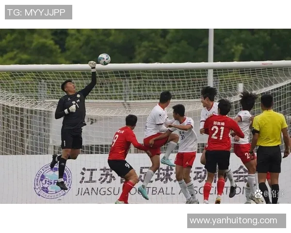 独家专访知名球星畅谈足球生涯背后的故事与拼搏精神